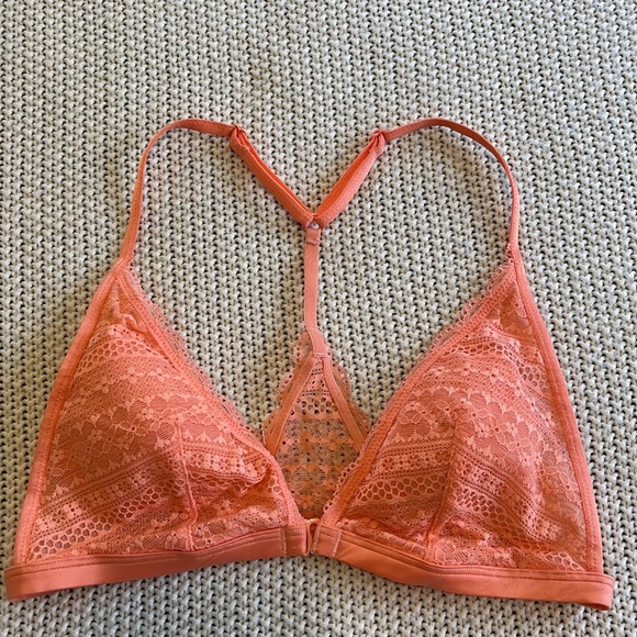 COPY - Set of two Flirty Bralettes - Picture 10 of 13
